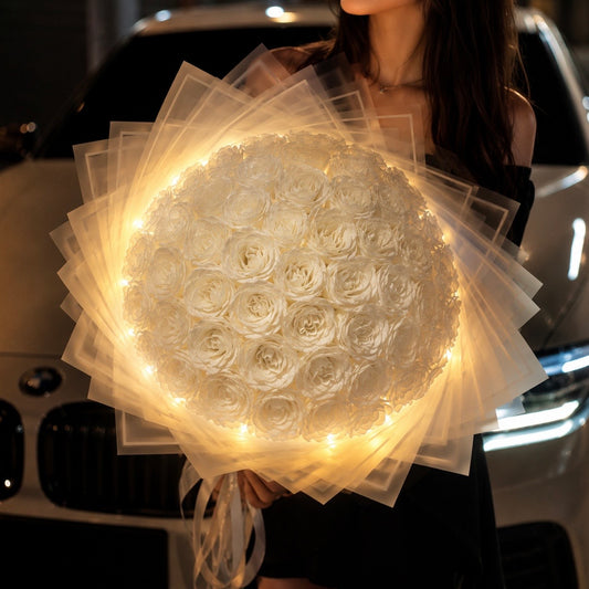 Crystal Glow - Buchet Premium Trandafiri Albi & LED