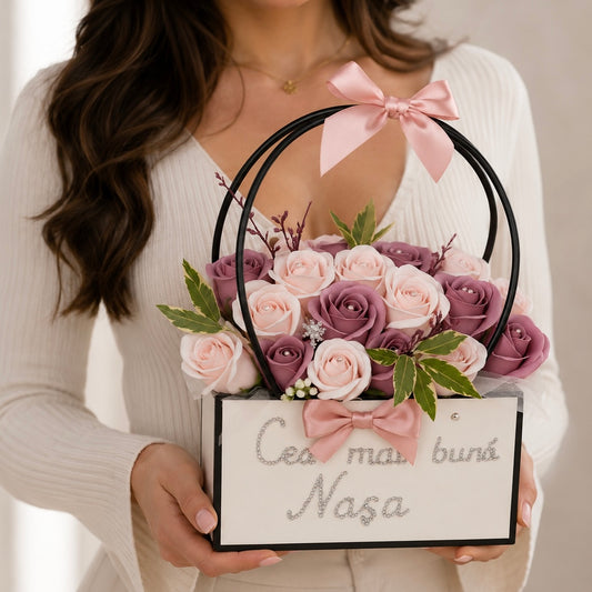 Aranjament Floral “Cea mai buna nașă” - Coș Elegant cu Trandafiri Roz